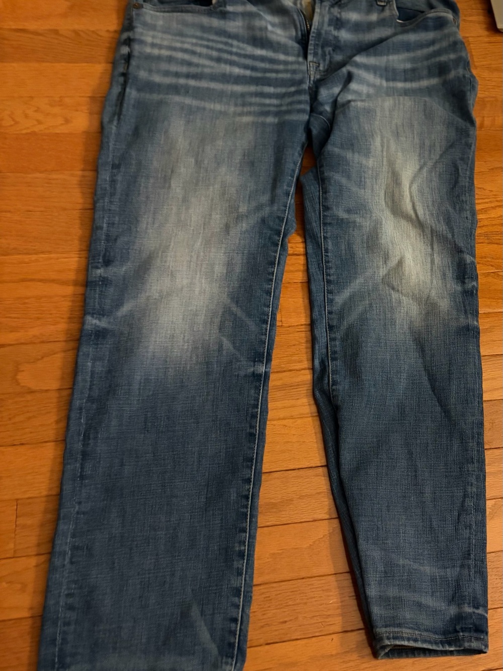 Men's Blue Washed Straight-Leg Jeans size 33x32 never worn no tags